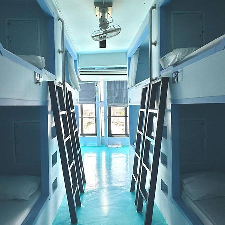 The Port Hostel Surat Thani Esterno foto